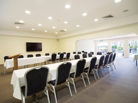 Oaks Oasis, Caloundra - ACT Tourism 4
