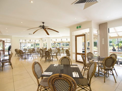 Oaks Oasis, Caloundra - ACT Tourism 5