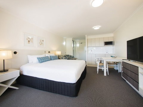 Oaks Oasis, Caloundra - ACT Tourism 6