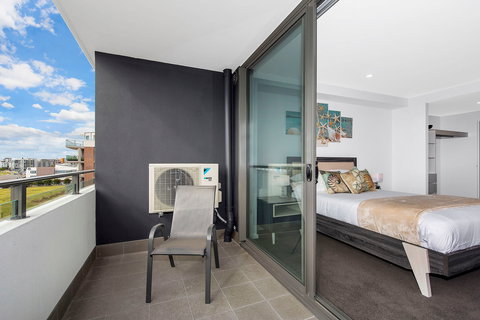 Astra Apartments Newcastle - ACT Tourism 9