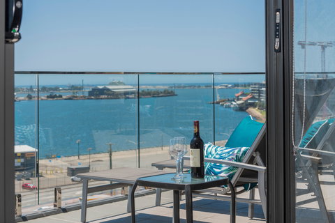 Astra Apartments Newcastle - ACT Tourism 15