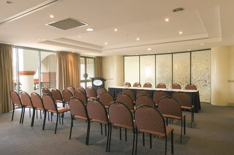 Oaks Calypso Plaza Resort - ACT Tourism 4