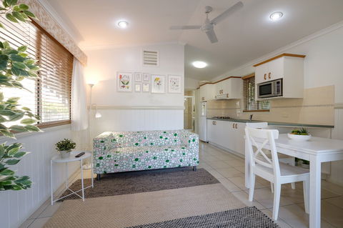 Barney Beach Accommodation Centre - ACT Tourism 6