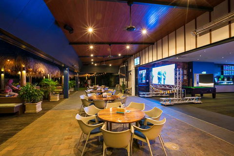 Kawana Waters Hotel By NightCap - ACT Tourism 0