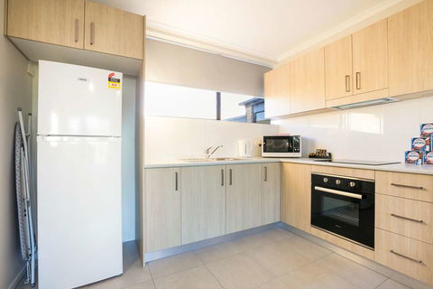 Kawana Waters Hotel By NightCap - ACT Tourism 4