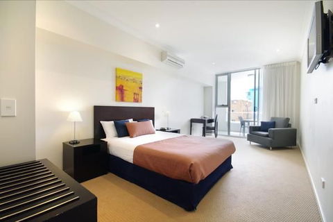 Macquarie Waters Boutique Apartment Htl - ACT Tourism 2