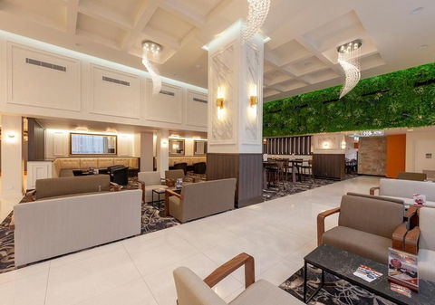 Burke & Wills Hotel - ACT Tourism 0