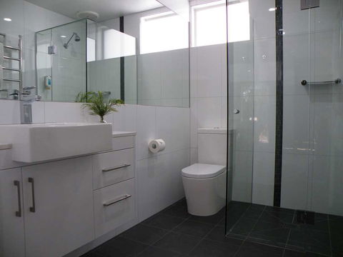 Hamilton Lonsdale Motel - ACT Tourism 1