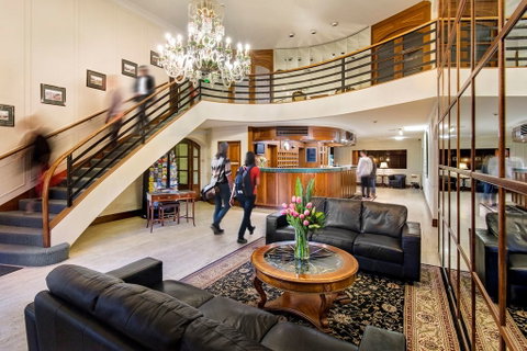 Adelaide Inn - ACT Tourism 1