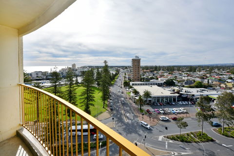 Atlantic Tower Motor Inn - ACT Tourism 1