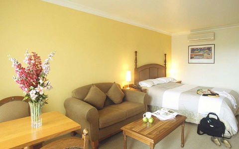 Best Western Plus The Tudor-Box Hill - ACT Tourism 2