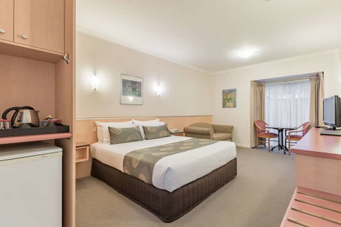 Waverley International Hotel - ACT Tourism 1