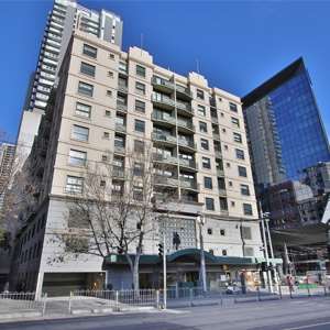 Arrow On Spencer - ACT Tourism 0