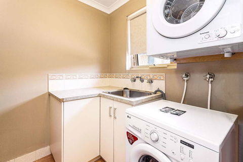 Quality Suites Banksia Gardens - ACT Tourism 15