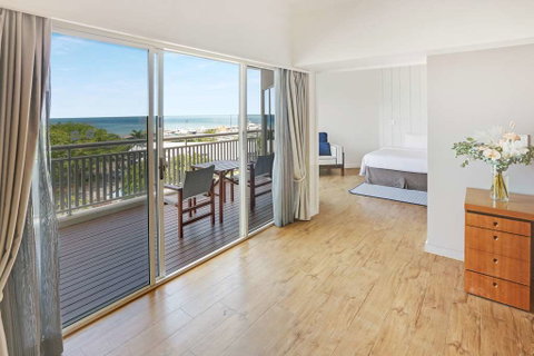 Shangri-La Hotel, The Marina - ACT Tourism 12