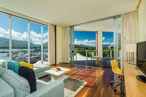 Shangri-La Hotel, The Marina - ACT Tourism 13