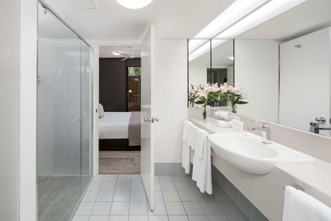 Rydges Esplanade Resort Cairns - ACT Tourism 6