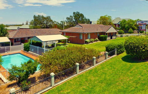 Abraham Lincoln Motel - ACT Tourism 0