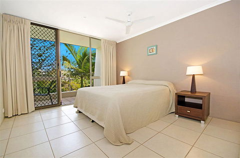 Noosa Harbour Resort - ACT Tourism 1