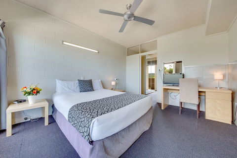 Camelot Motel - ACT Tourism 0