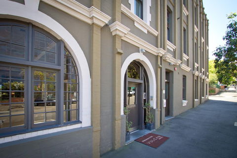 The Vulcan Hotel - ACT Tourism 1