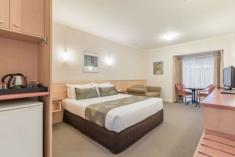 Waverley International Hotel - ACT Tourism 1