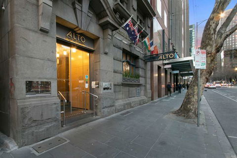 Alto Hotel on Bourke - ACT Tourism 0