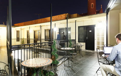 Airport Hotel Sydney - ACT Tourism 0