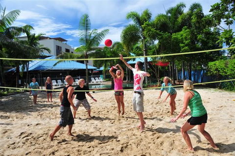 Nomads Cairns Backpackers Resort - ACT Tourism 0