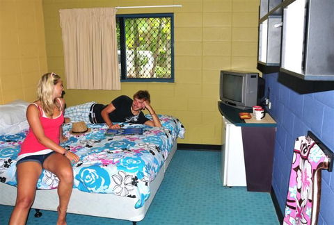 Nomads Cairns Backpackers Resort - ACT Tourism 2