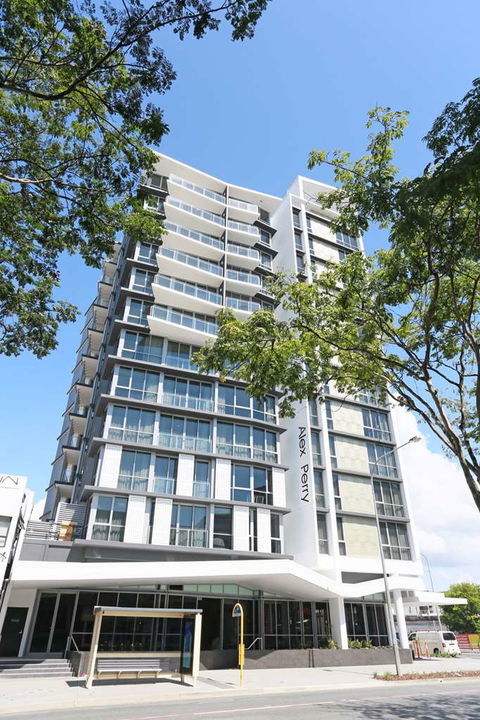 Alex Perry Hotel And Apartments - ACT Tourism 0
