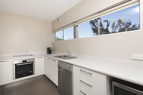 Forrest Hotel & Apartments - ACT Tourism 1