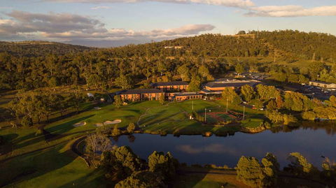 Country Club Tasmania - ACT Tourism 1