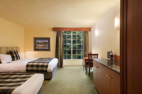 Country Club Tasmania - ACT Tourism 5