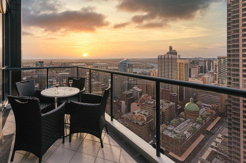 Meriton Suites Pitt Street - ACT Tourism 0