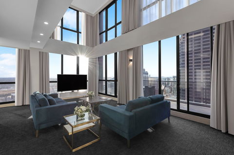 Meriton Suites Pitt Street - ACT Tourism 1