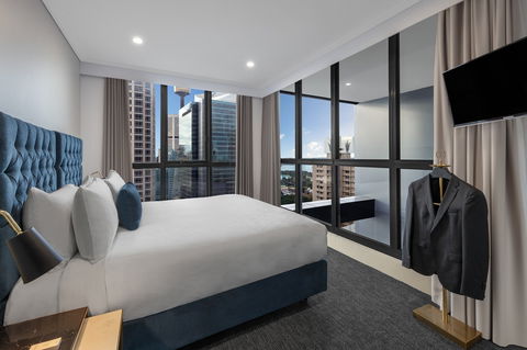 Meriton Suites Pitt Street - ACT Tourism 2