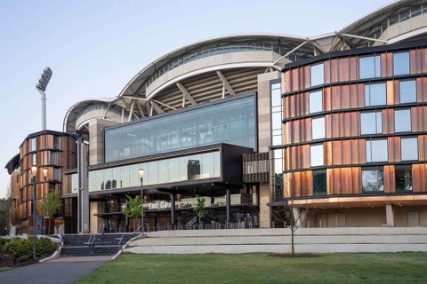 Oval Hotel - ACT Tourism 0