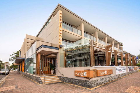 Narrabeen Sands Hotel By Nightcap Plus - ACT Tourism 1