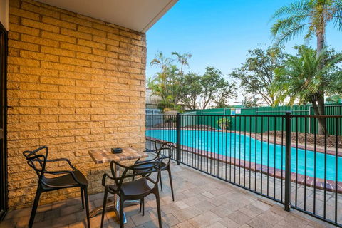 Kawana Waters Hotel By NightCap - ACT Tourism 1