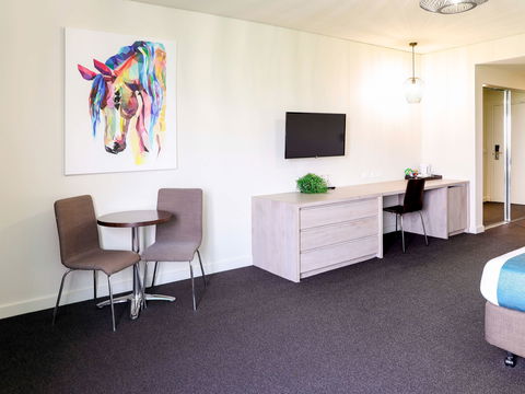 Mantra Melbourne Melton - ACT Tourism 1