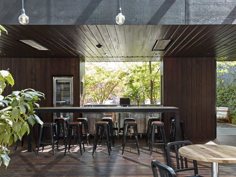 Little National Hotel Canberra - ACT Tourism 21