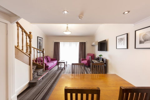 Mercure Canberra - ACT Tourism 18