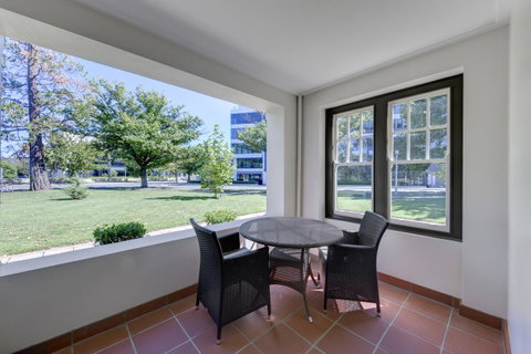 Hotel Kurrajong Canberra - ACT Tourism 10