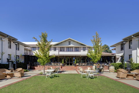Hotel Kurrajong Canberra - ACT Tourism 0