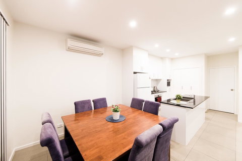 3BR Townhouse Double Garage Walk To Lake Ginninderra - ACT Tourism 2