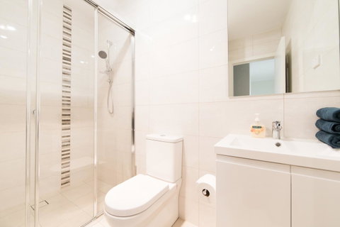 3BR Townhouse Double Garage Walk To Lake Ginninderra - ACT Tourism 5