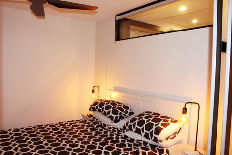 Stylish, Modern, Cute As A Button - Braddon CBD - ACT Tourism 11