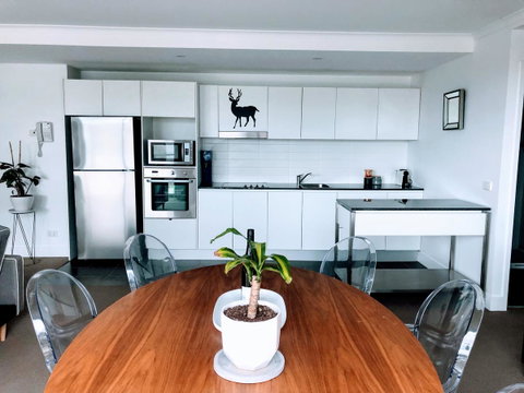 Staying Places - The Avenue - ACT Tourism 7