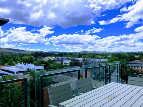 Staying Places - The Avenue - ACT Tourism 17